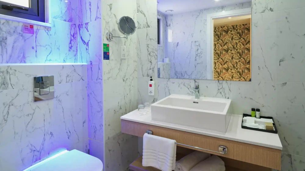 Junior Suite with Outdoor Hot Tub, Leonardo Crystal Cove Protaras (Adults Only 16+) 4*