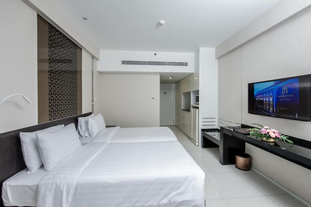 Deluxe, Mandarin Hotel Managed By Centre Point 4*
