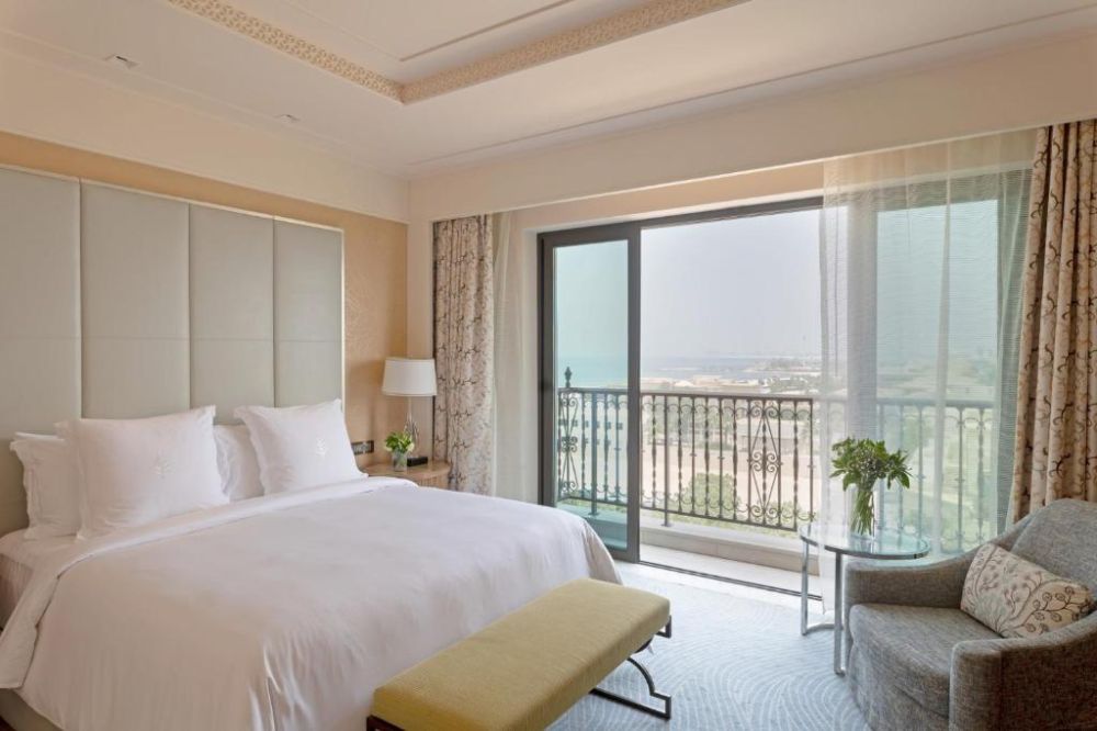 Four Seasons Junior Suite, Four Seasons Resort Jumeirah 5*