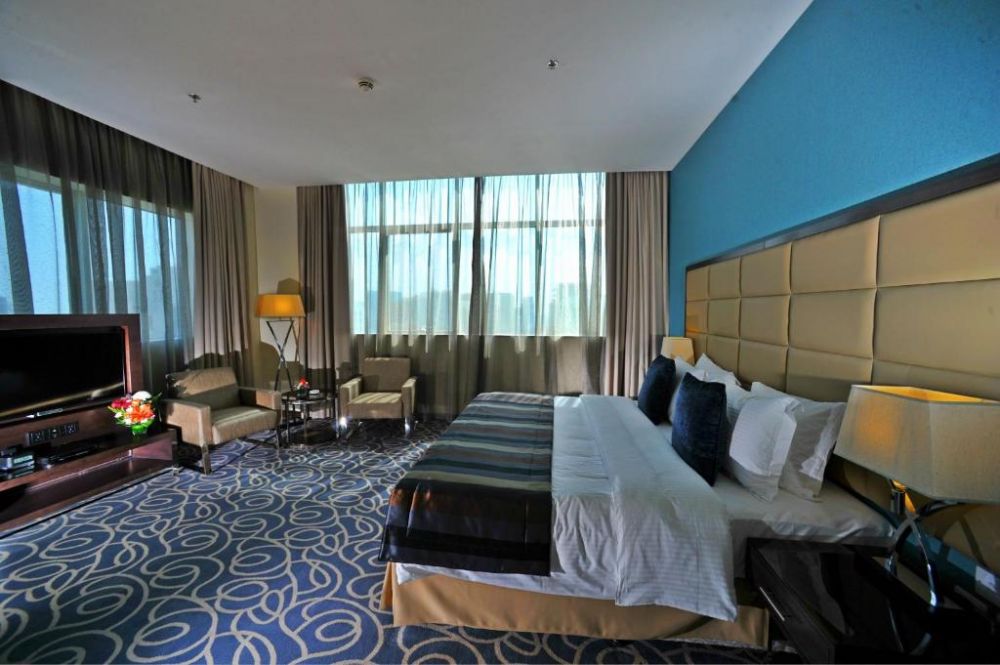 Executive Room, Ramada by Wyndham Abu Dhabi Corniche 4*
