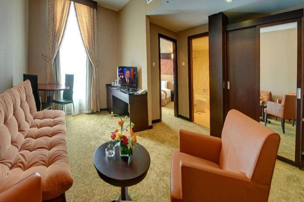 One Вedroom Suite, Aryana Hotel 4*