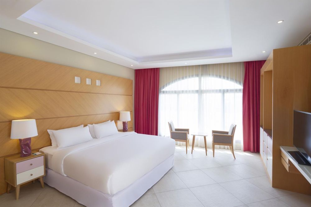Junior Suite, Occidental Sharjah Grand (ex. Grand Hotel Sharjah) 4*