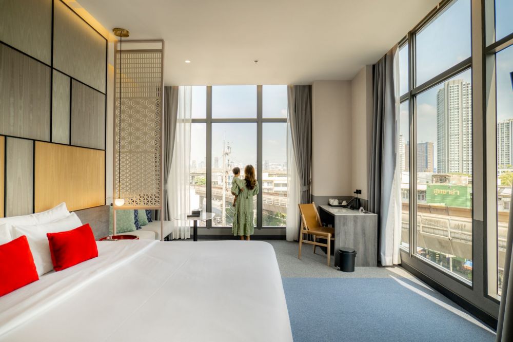 One Bedroom Premier Suite Queen, Ramada Plaza By Wyndham Bangkok Sukhumvit 48 4*