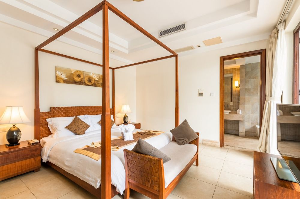 Three Bedroom Suite with Ocean View and Kitchen, Aegean Suites Sanya Yalong Bay Resort 5*
