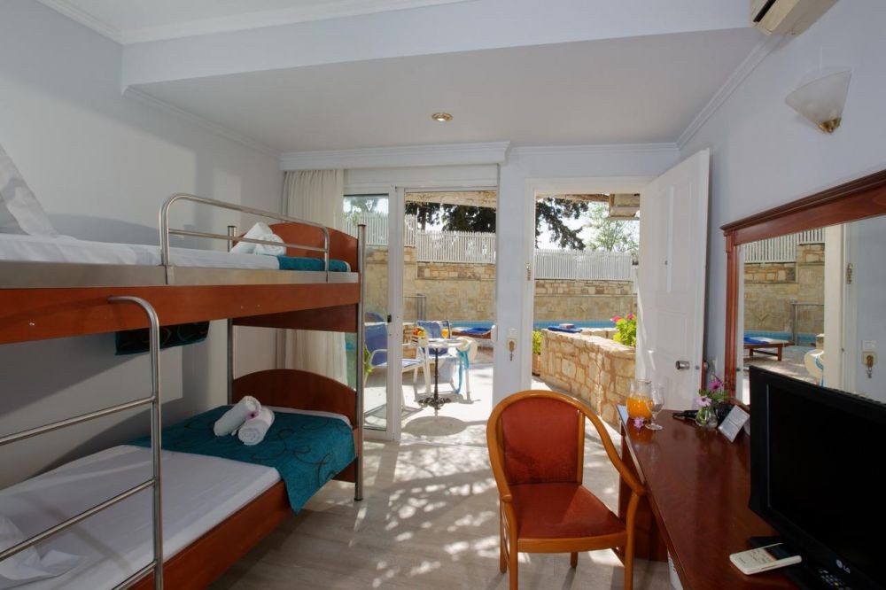 Family Suite 2 Bedroom Sea View/ Private Pool, Rethymno Mare & Water Park 5*