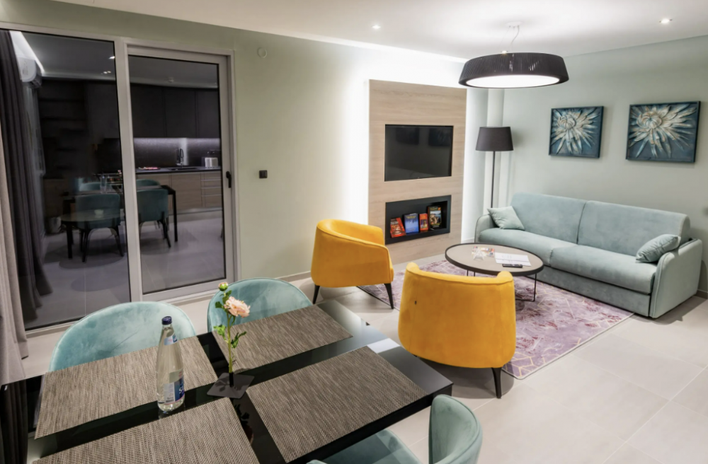 1 Bedroom Castelnuovo Suite Side Sia View, Kruso Garni Hotel 4*