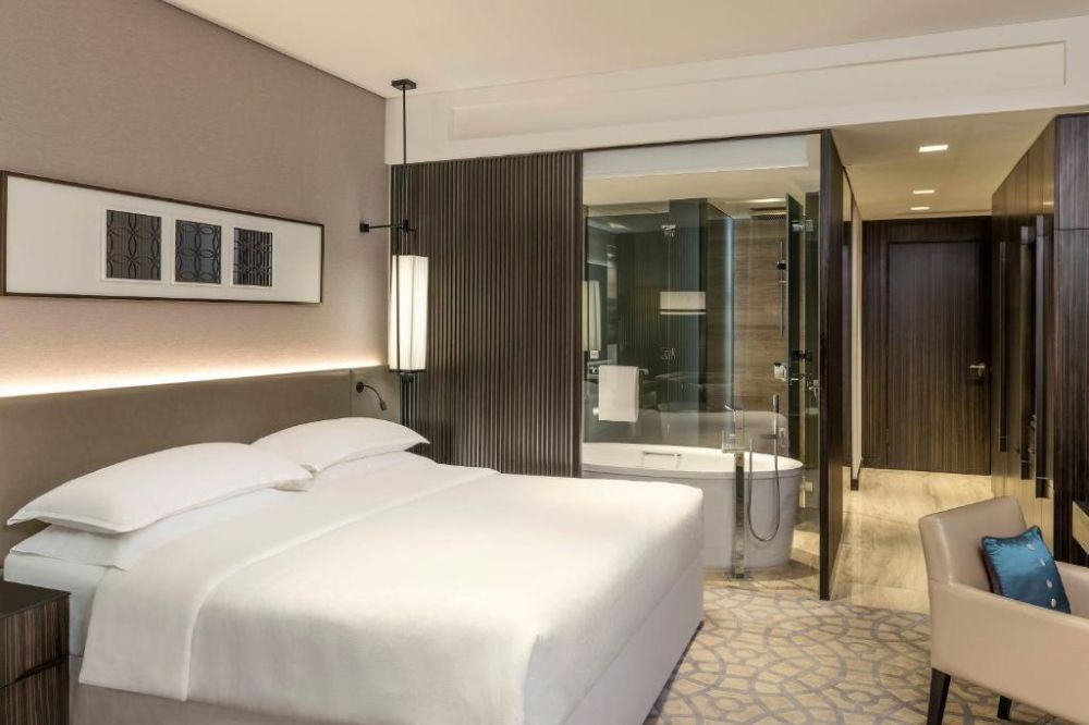 Deluxe Room, Sheraton Grand Hotel 5*