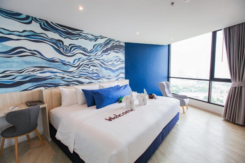 One Bedroom Ocean Suite, Brighton Grand Hotel Pattaya 5*