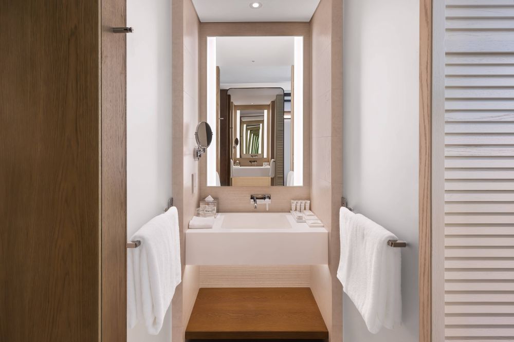 Premium Corner Room Sea View, Radisson Beach Resort Palm Jumeirah 4*