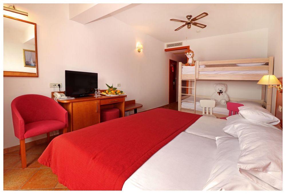 Mini Family Room Premier, Hotel Zora 4*