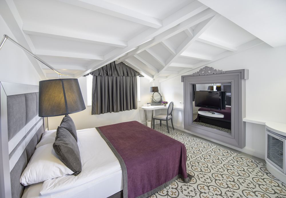 Honeymoon Room, Crystal Aura Beach Resort & Spa 5*