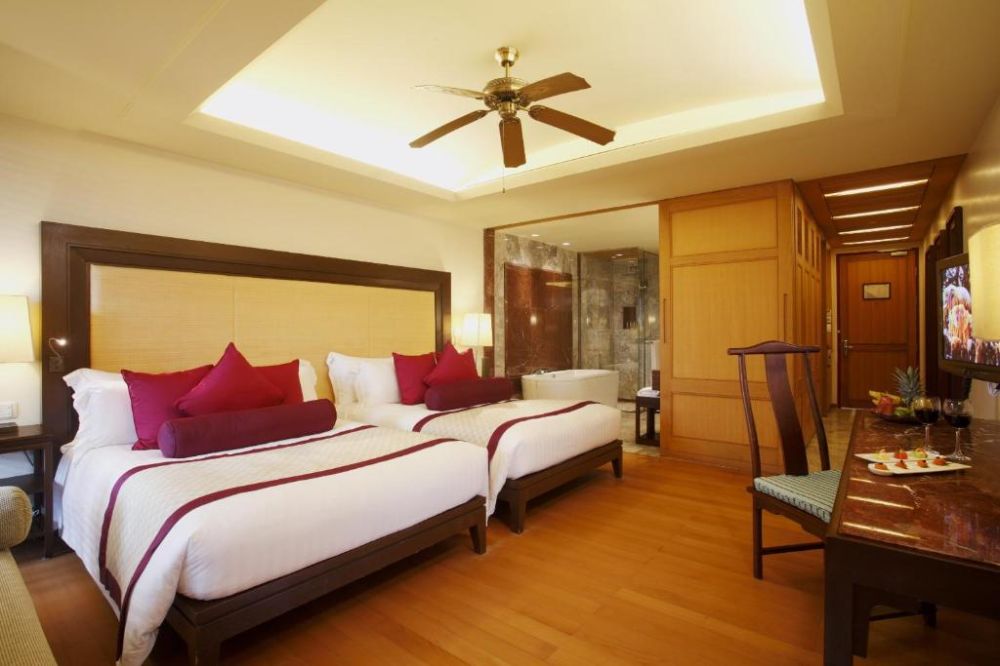Deluxe Room / Deluxe Ocean View, Centara Grand Beach Resort Phuket 5*