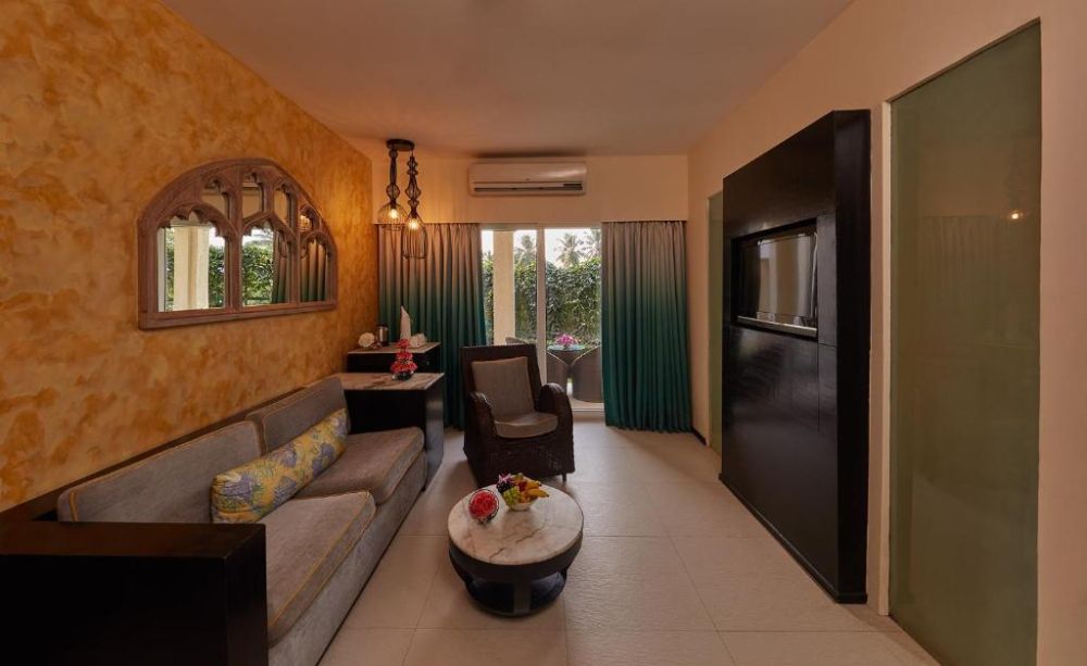 Luxury Suite, Royal Orchid Beach Resort & SPA 5*