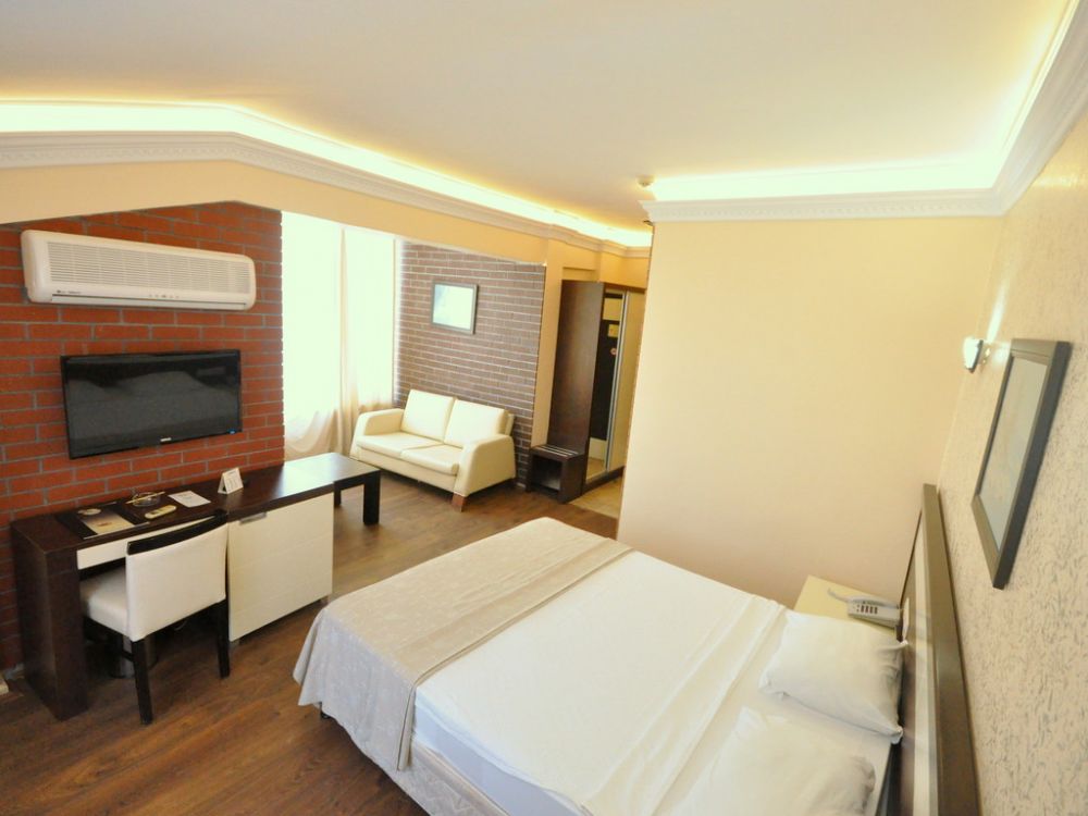 Corner Room, Camyuva Beach 4*