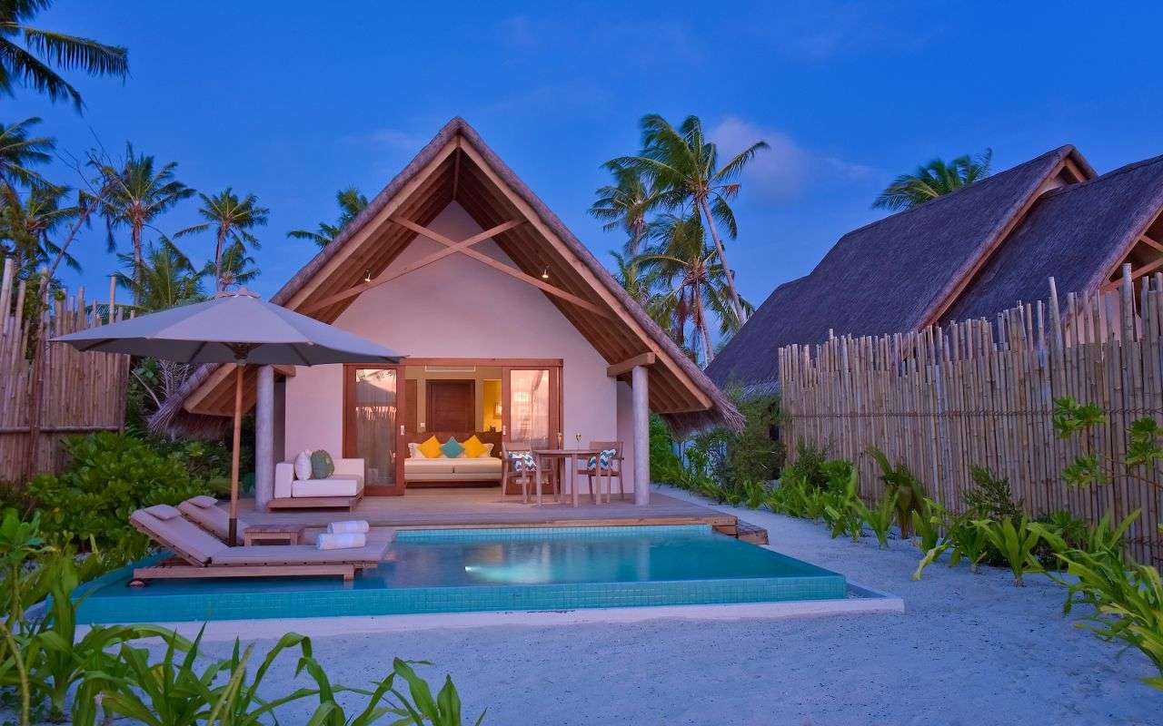 Pool Beach Villa Sunset, Fushifaru Maldives 5*