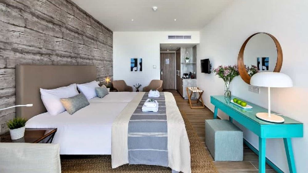 Deluxe Room with Sea View, Leonardo Plaza Cypria Maris (Adults Only 16+) 4*