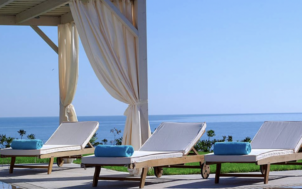 PRESIDENTIAL SUITE SEA FRONT WITH PRIVATE POOL, The Royal Blue 5*