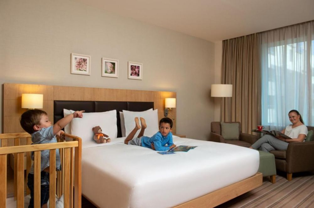 Hilton Family Guest Room, Hilton Garden Inn Mall Of The Emirates 4*