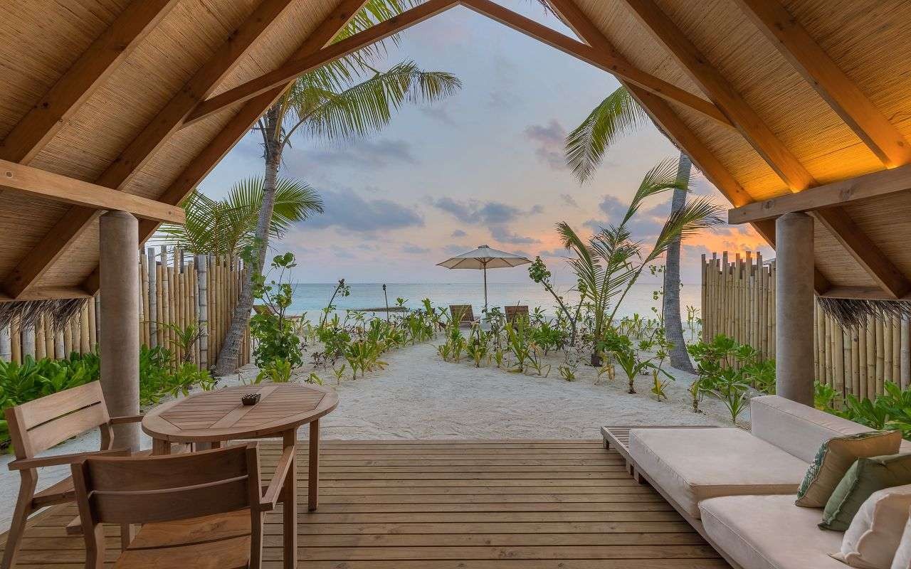 Beach Villa Sunrise, Fushifaru Maldives 5*