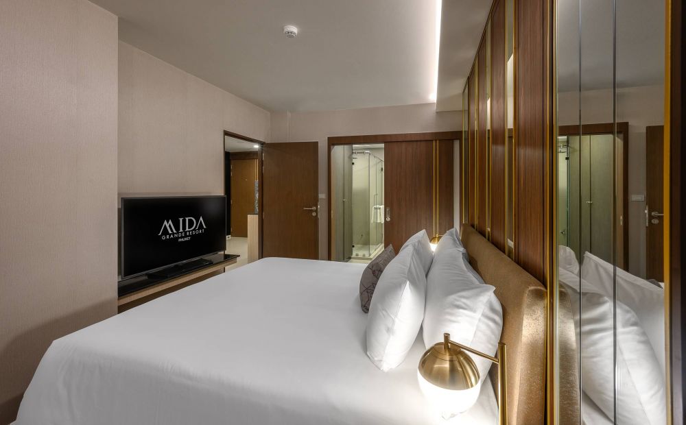 Grande 2 Bedroom Suite Ocean View With Jacuzzi, Mida Grande Resort Phuket 5*