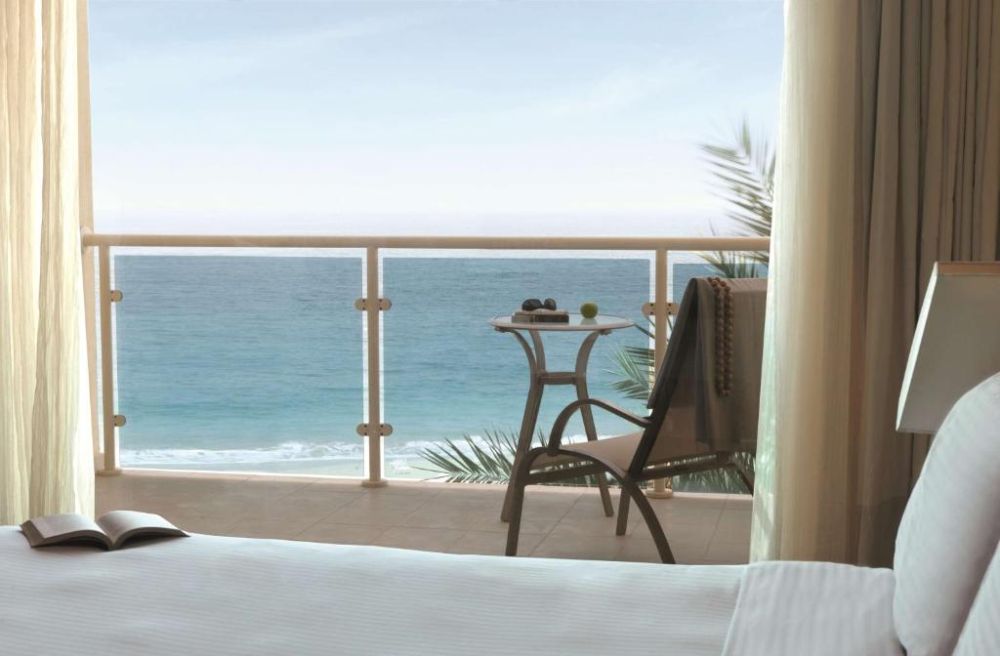 Deluxe Sea View with balcony, Radisson Blu Resort Fujairah 5*