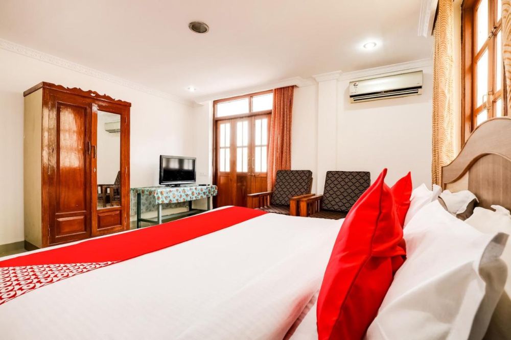Standard AC, Nagas Hotel Satyavati 2*