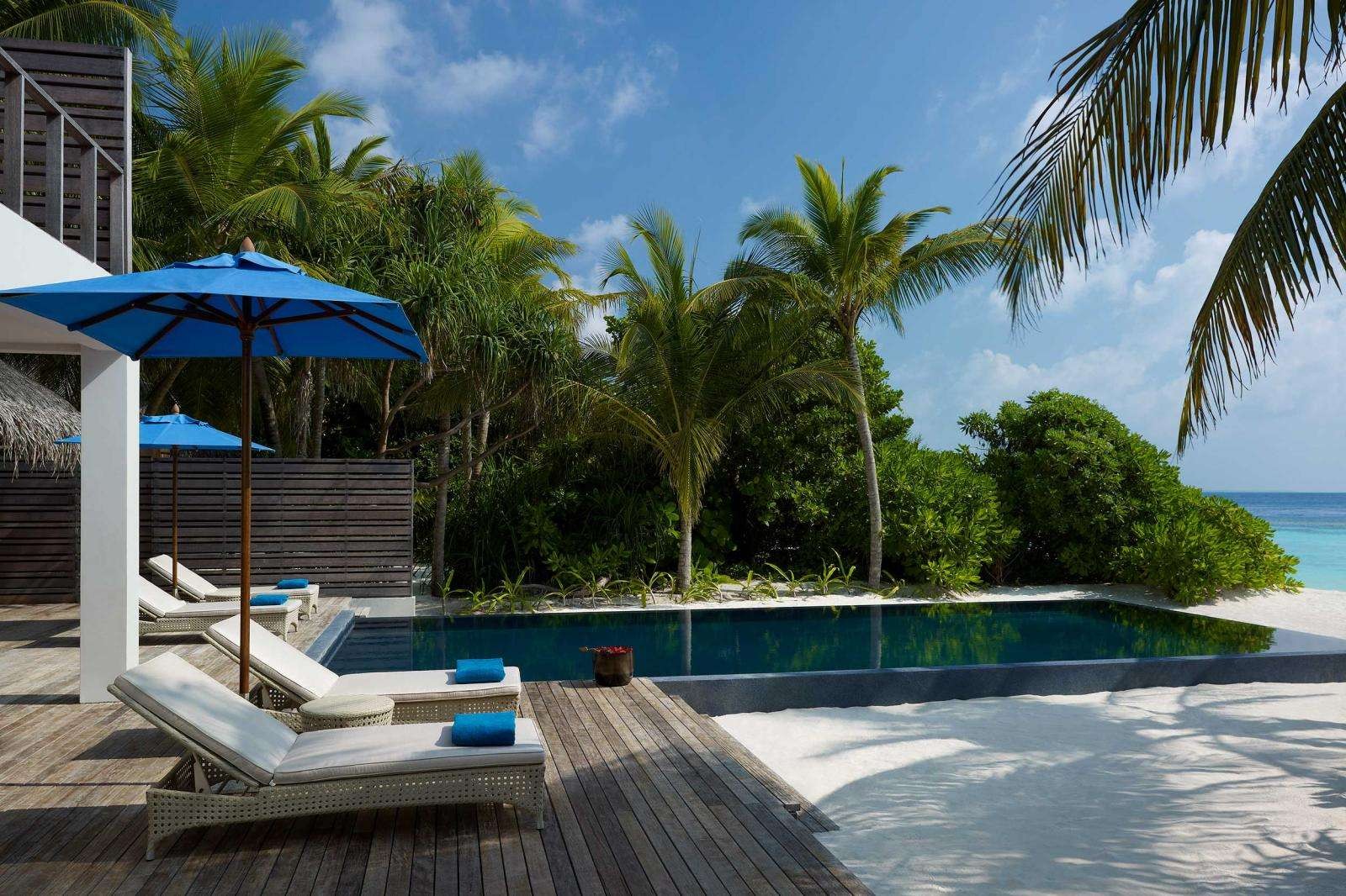 Three Bedrooms Beach Pool Residence, Dusit Thani Maldives 5*