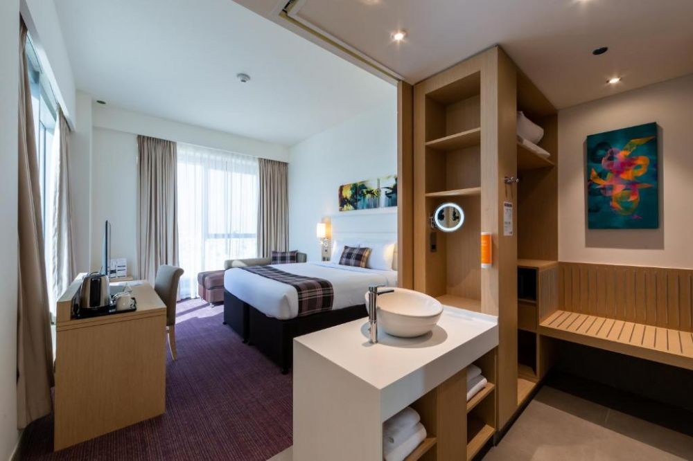 Standard Room, Premier Inn Dubai Dragon Mart 3*