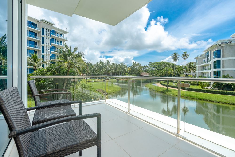 Executive King (Without or with balcony), Splash Beach Resort Maikhao Phuket 5*