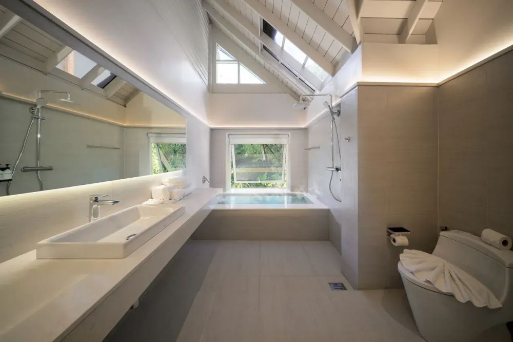 Grand Hotspring Pool Villa, The Hotspring Beach Resort & Spa 4*