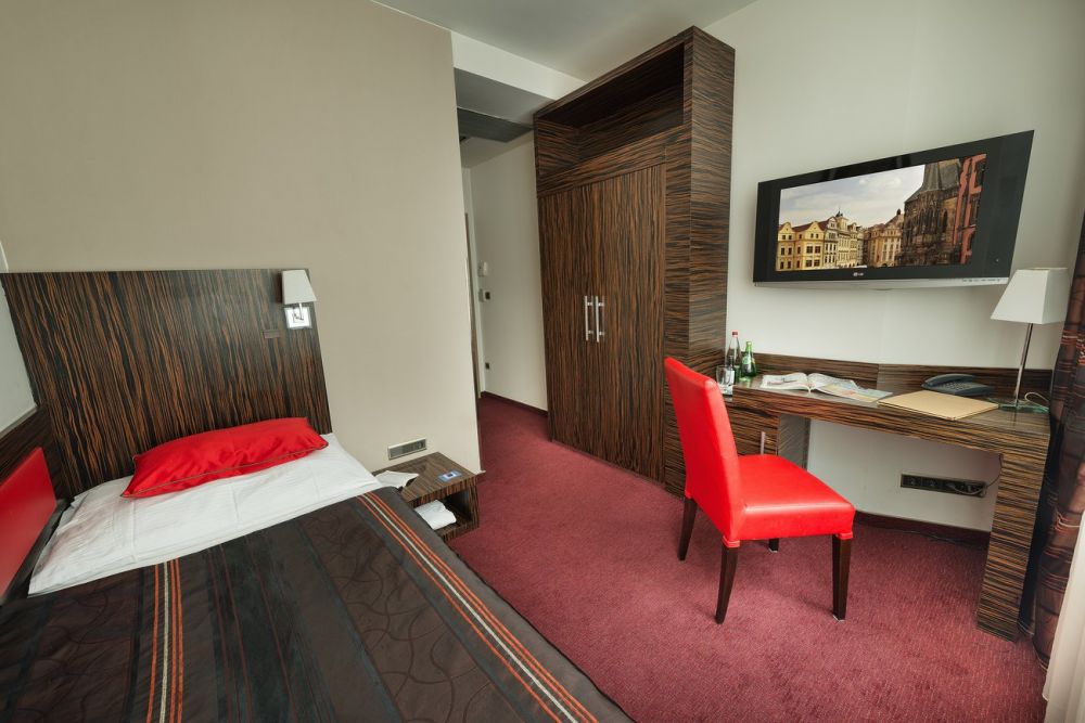 Family Suite, Crystal Palace 4*