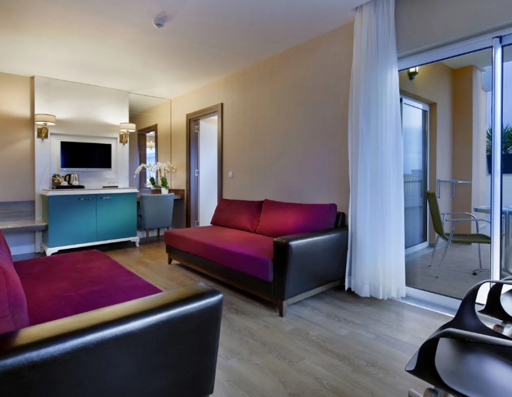 Jacuzzi Terrace Suite Room, Litore Hotel Resort & Spa 5*
