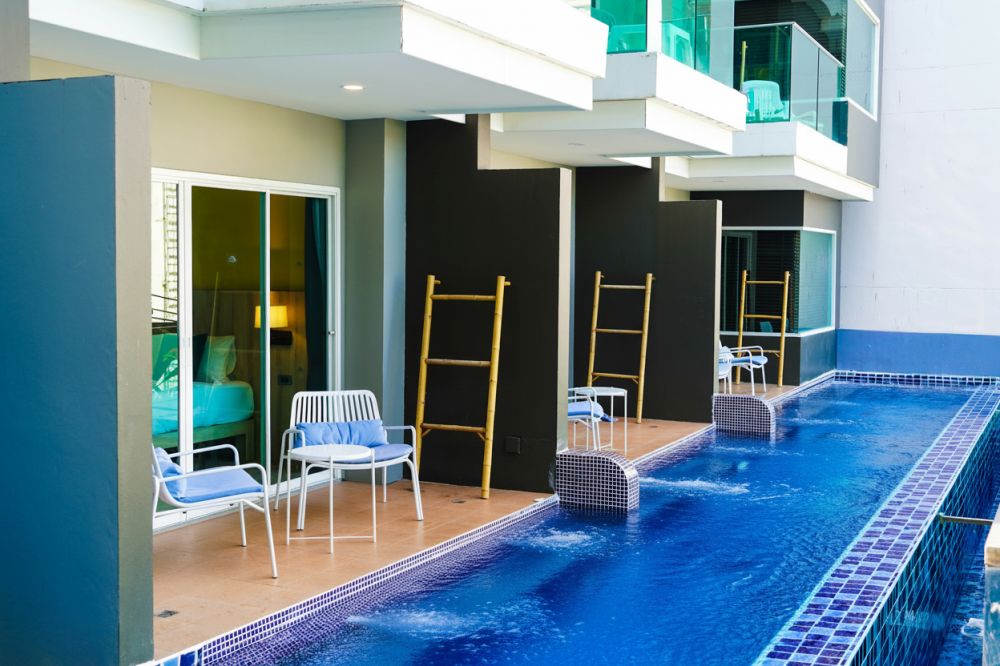 Deluxe Pool Access, Andakira Hotel 4*