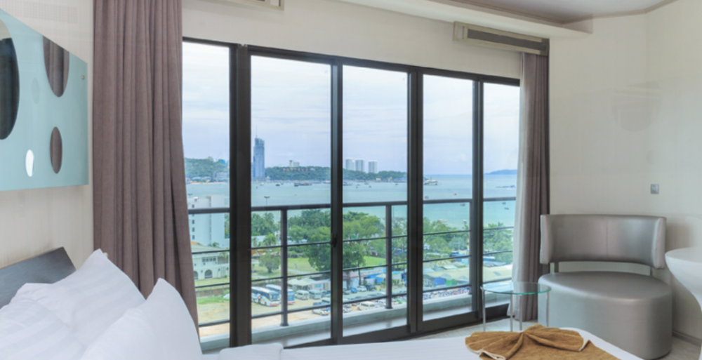 Premier Room Chic Tower, D-Beach Pattaya Discovery Beach Hotel 4*