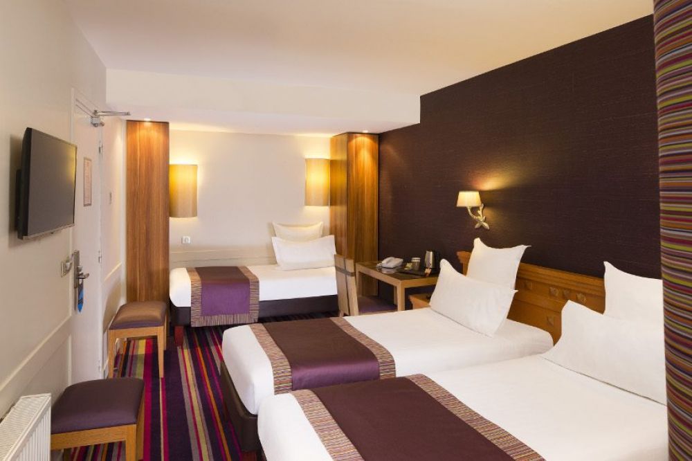 Superior Triple Room, Hotel Mondial 3*