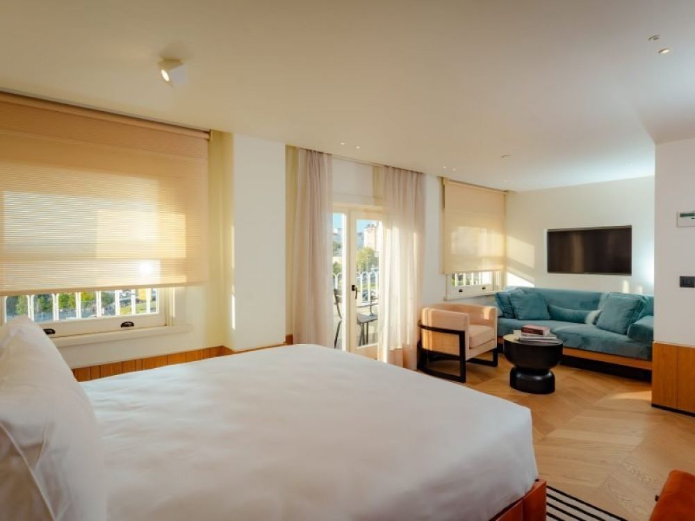 Deluxe Room With Balcony/ With Terrace, The Gift Hotel 4*