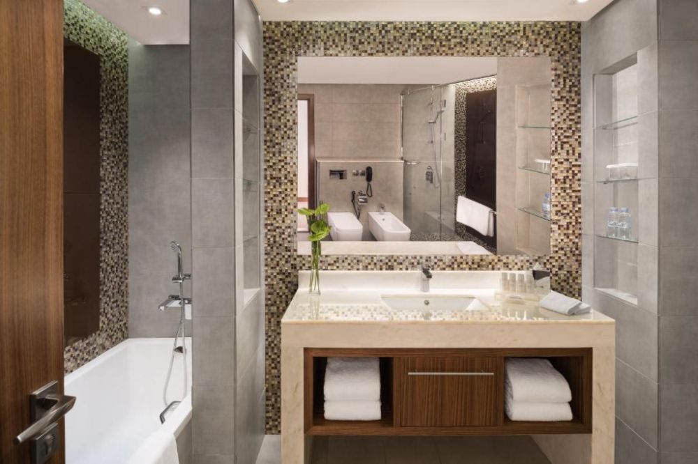 Superior Room, Radisson Blu Hotel Dubai Waterfront 5*