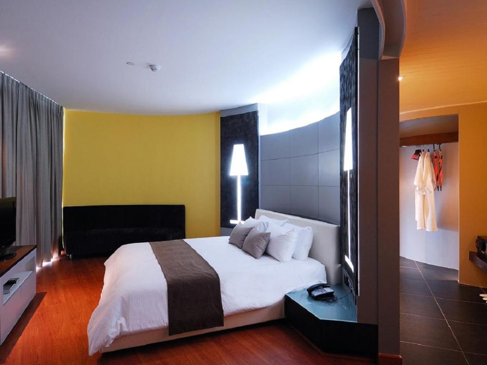 1-Bedroom Wow Suite, The Zign Hotel 5*