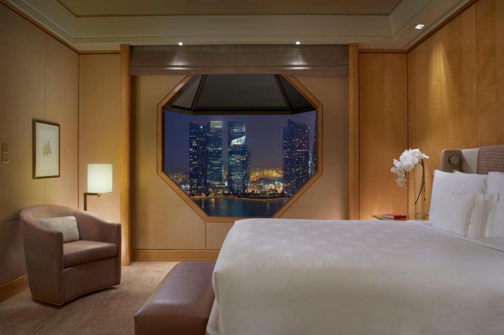 Deluxe Suite, The Ritz-Carlton, Millenia Singapore 5*