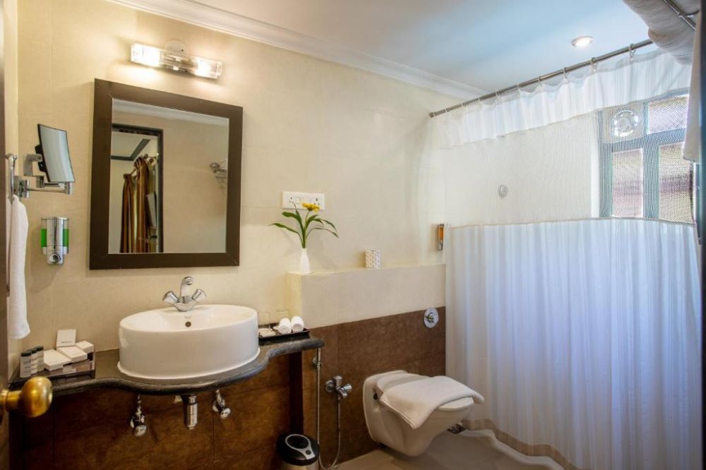 Pool View Luxury Room, Goa Villagio Resort & Spa 4*