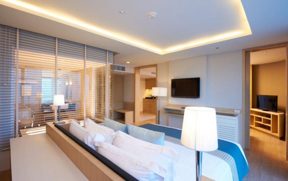One Bedroom Suite Ocean View, Pattaya Sea View 4*