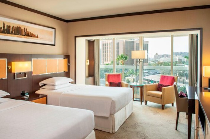 Deluxe / Club City View, Sheraton Dubai Creek Hotel & Towers 5*