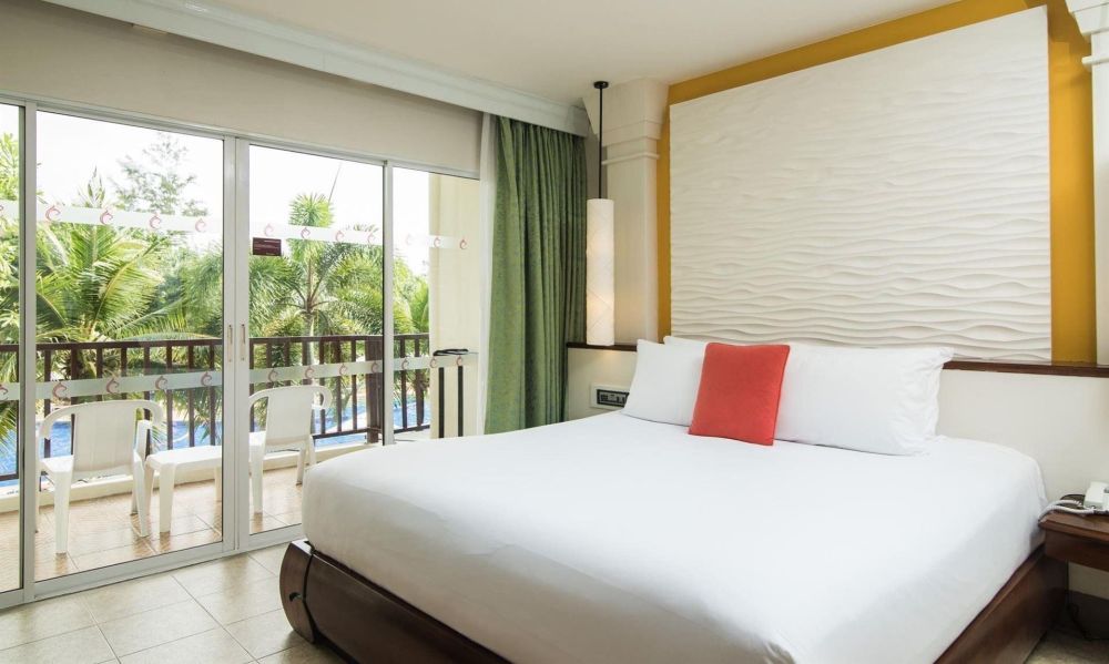 Premium Deluxe Pool View, Centara Karon Resort Phuket 4*