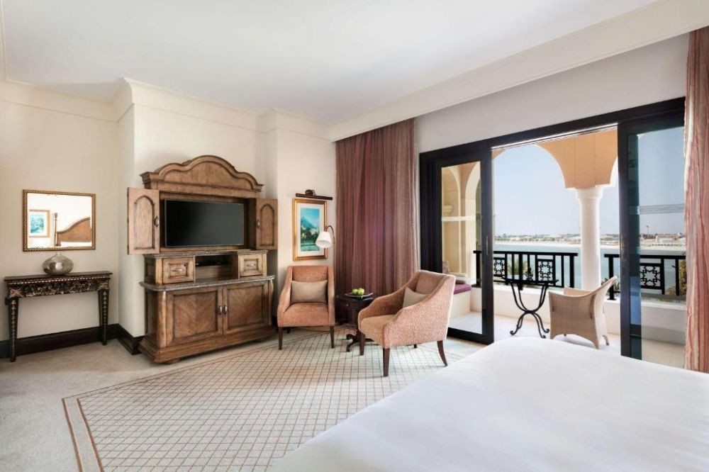 Premier Room, Shangri-La Hotel Qaryat Al Beri 5*
