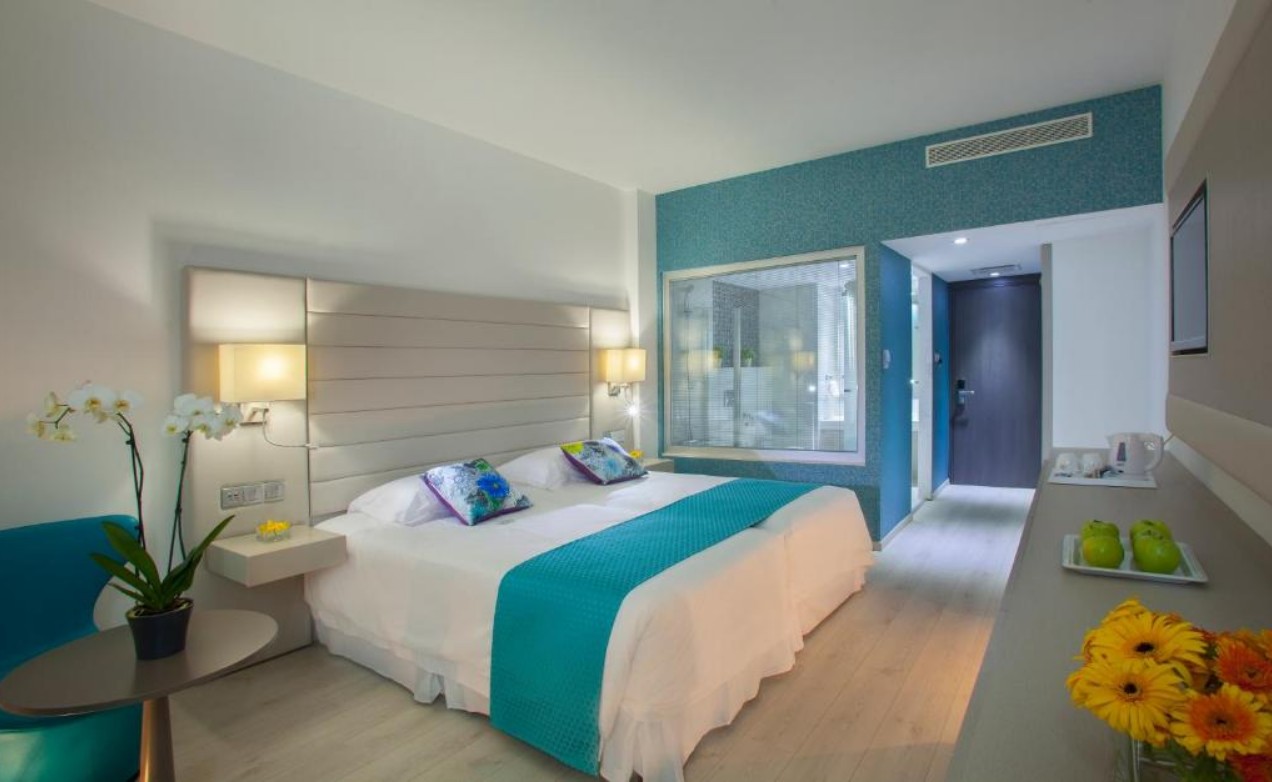 Double Room, King Evelthon Beach Hotel and Resort 5*