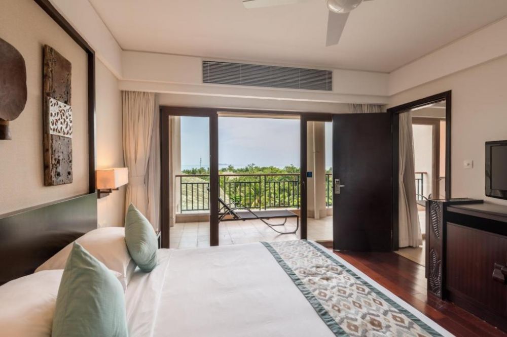 Premier Seaview Suite, Howard Johnson Resort Sanya Bay 5*