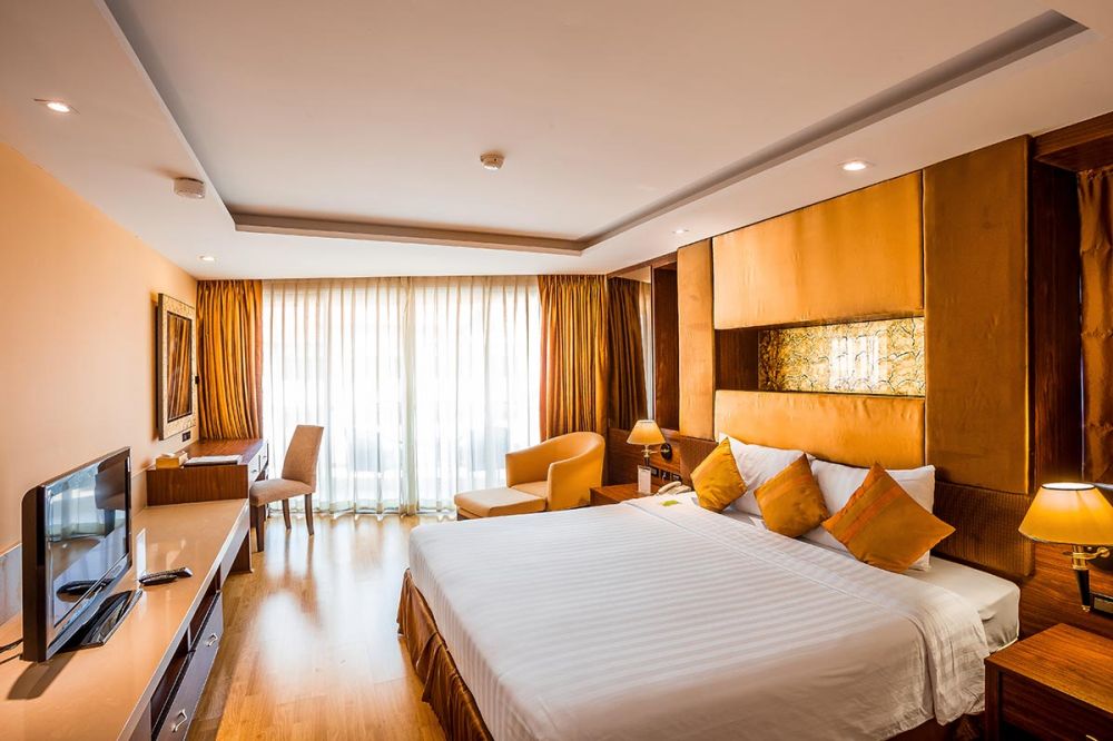 Superior Balcony Room, Nova Gold Pattaya 4*