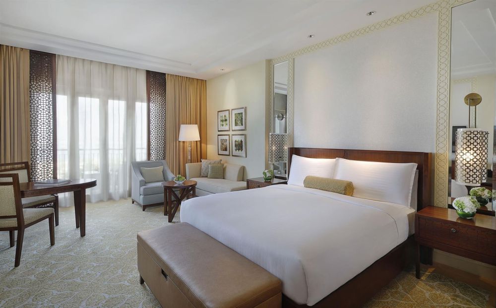 Club Garden View, The Ritz Carlton Dubai Jumeirah 5*