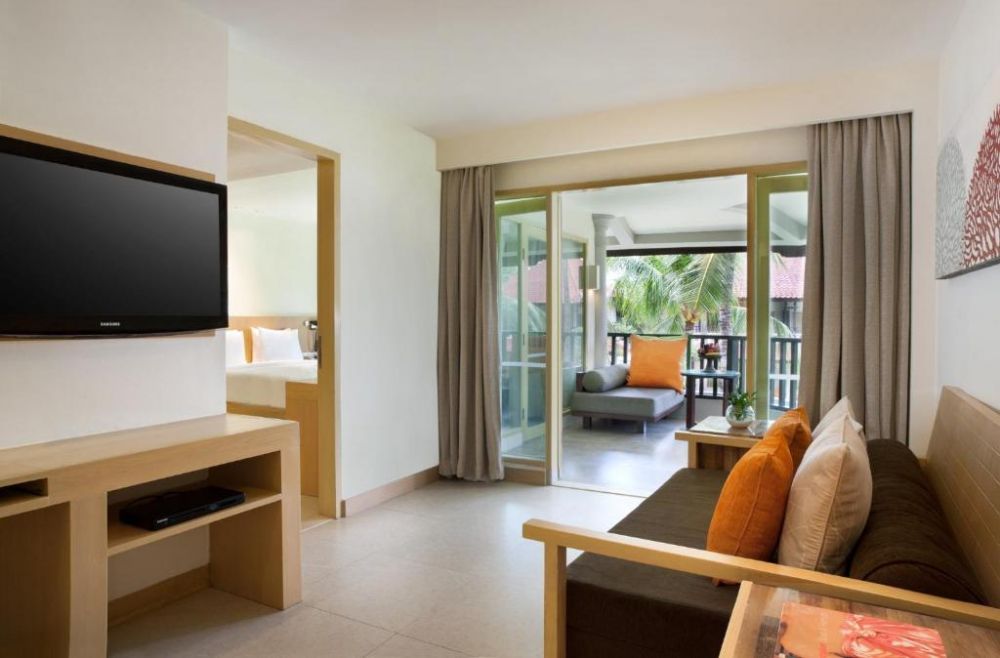 1 King Bed Suite Garden View, Holiday Inn Resort Baruna Bali 5*