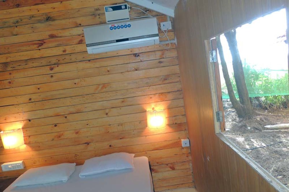 Wooden Cottage AC, La Marine Morjim Beach Cottages 2*